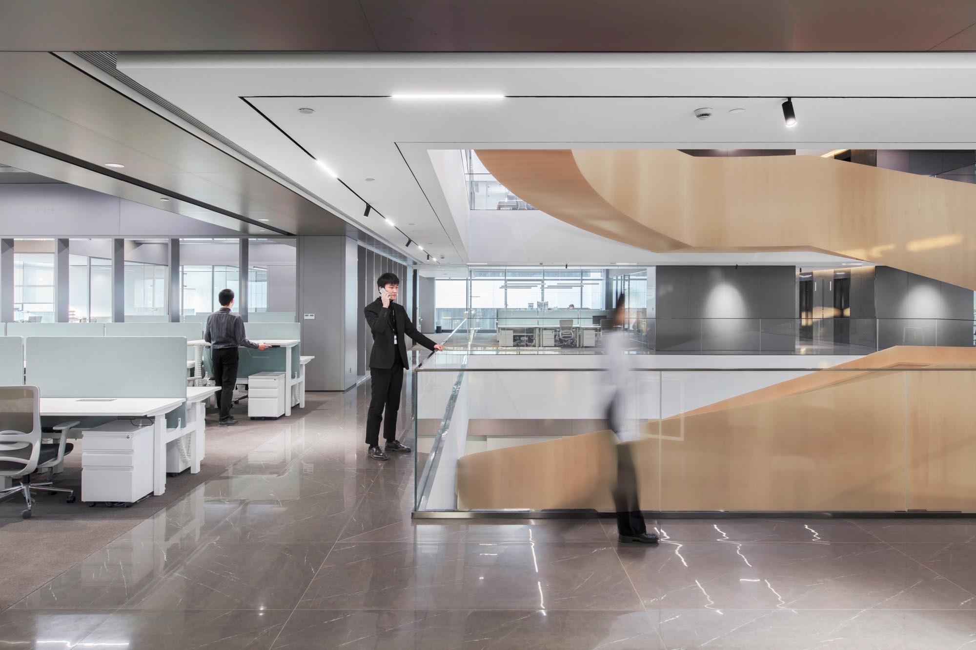 郑州总部办公设计公司观光式办公装修案例(图8) LYCS-Architecture-17.jpg