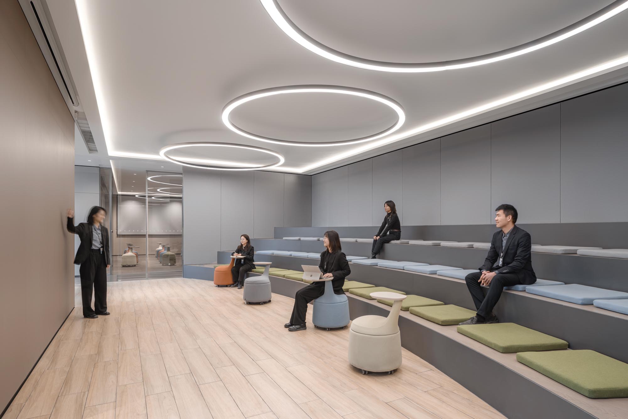 郑州总部办公设计公司观光式办公装修案例(图9) LYCS-Architecture-19.jpg